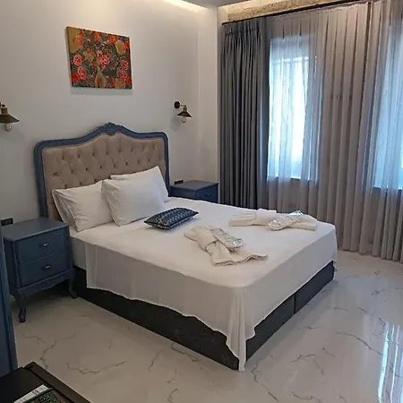 Minos Alacati Hotel *
