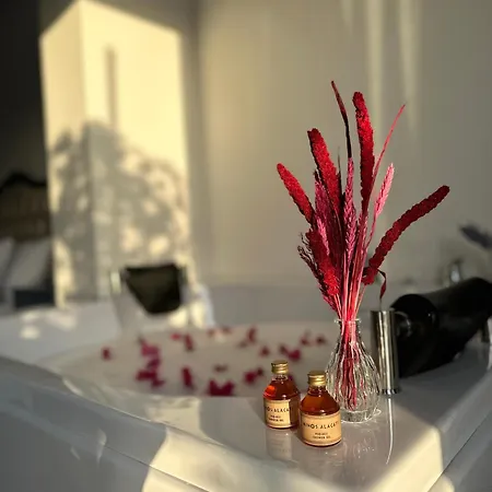 Minos Alacati Hotel *